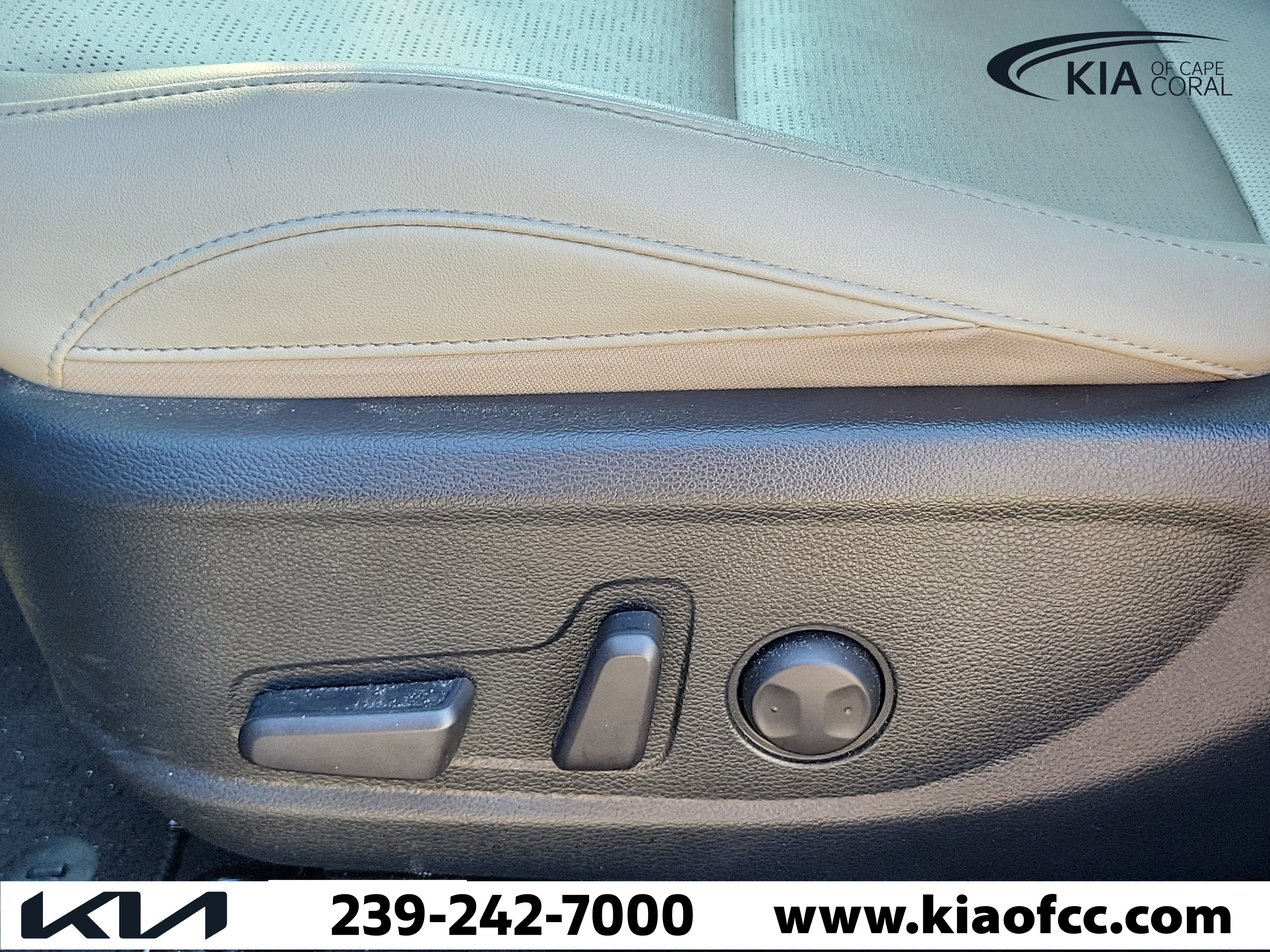 Certified 2023 Kia Seltos EX AWD/4WD image 17