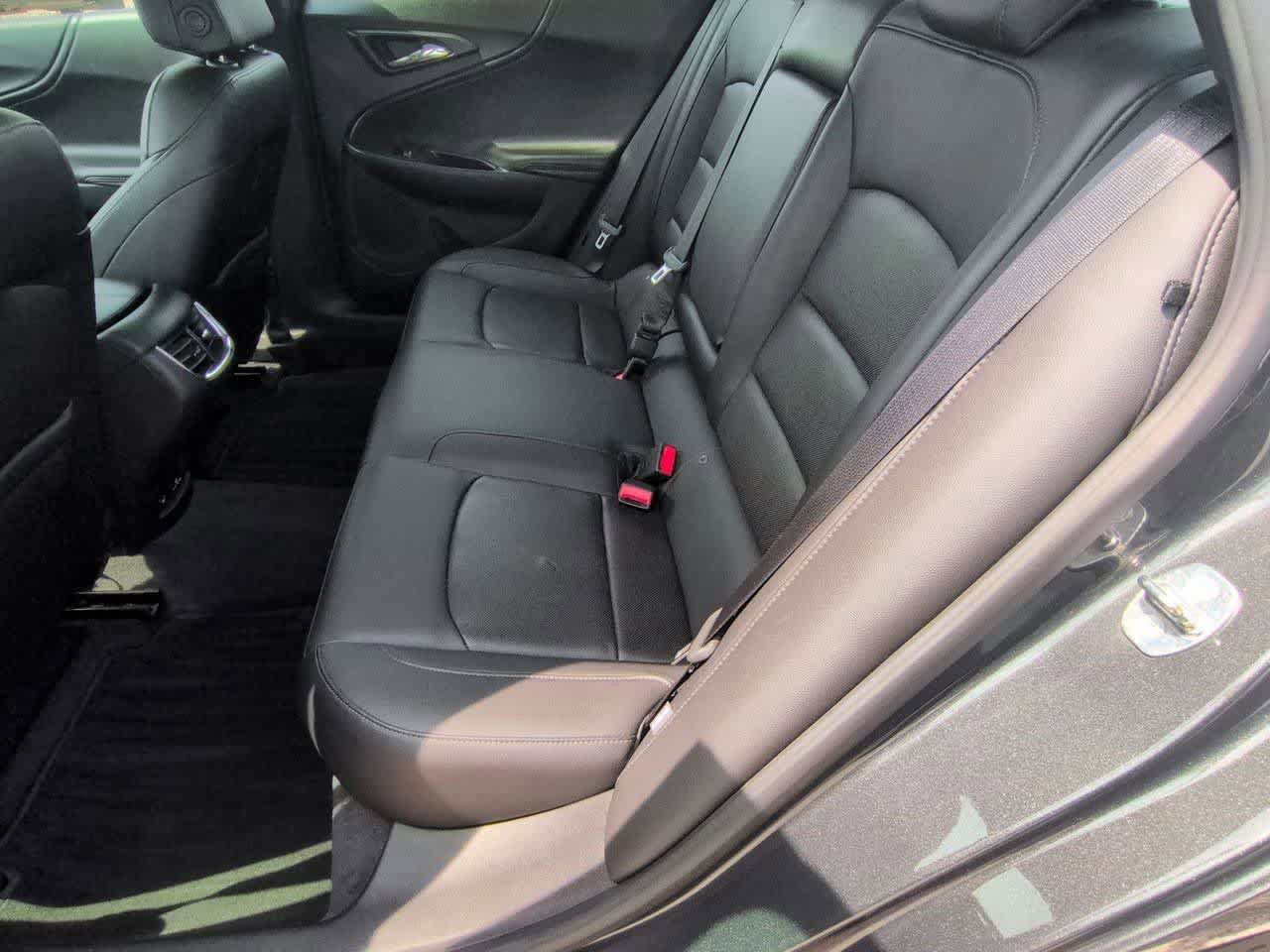 Used 2017 Chevrolet Malibu Premier FWD image 19