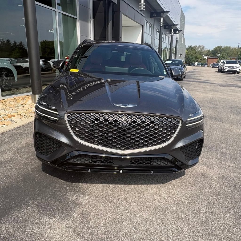 Used 2023 Genesis GV70 2.5T w/ Sport Prestige Package AWD/4WD image 3