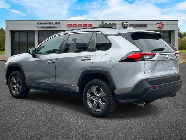 Used 2022 Toyota RAV4 XLE w/ Convenience Package AWD/4WD image 5