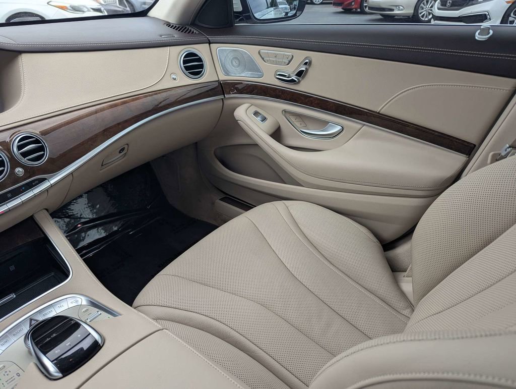 Used 2017 Mercedes-Benz S 550 Sedan image 16