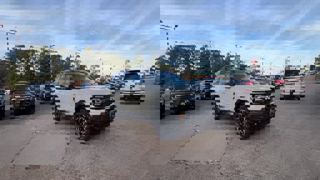 New 2025 Ford Bronco Sport Outer Banks image 8