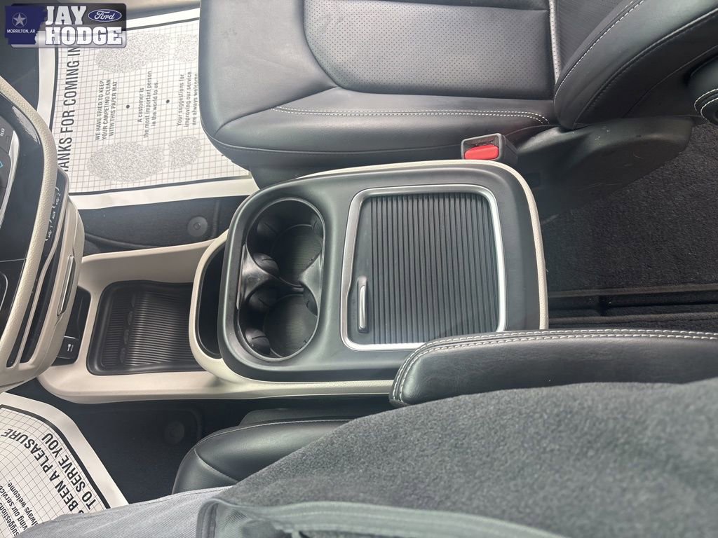 Used 2023 Chrysler Pacifica Touring-L image 16