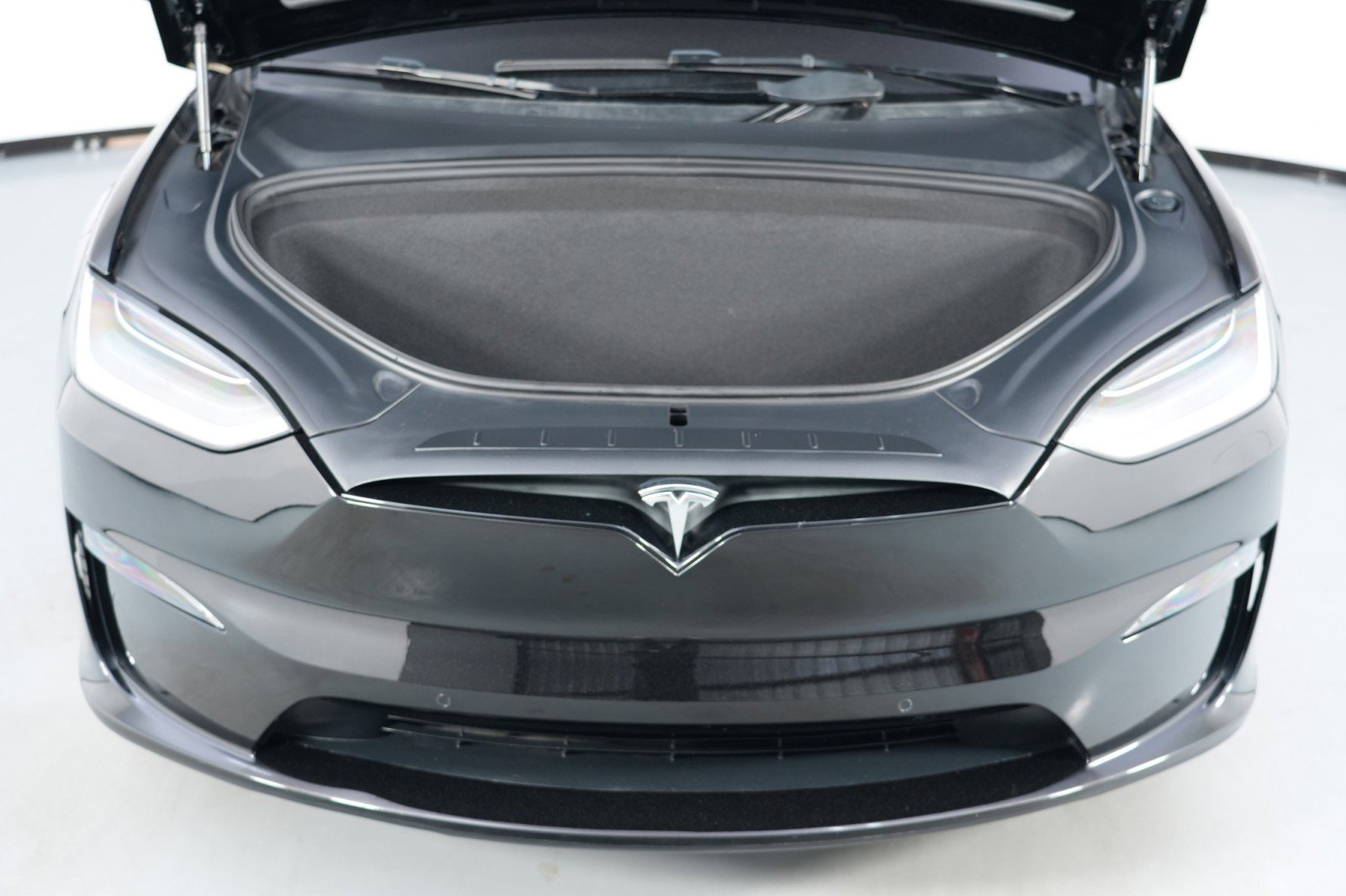 Used 2023 Tesla Model X image 8