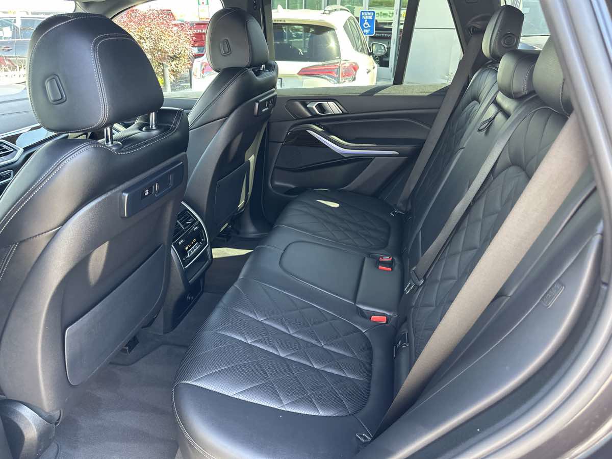 Used 2023 BMW X5 xDrive40i w/ Premium Package image 15