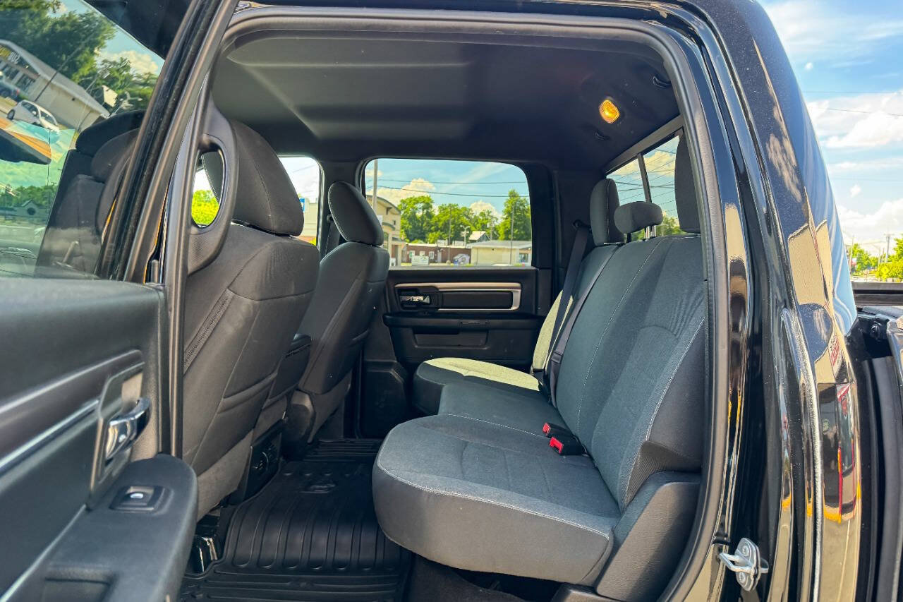 Used 2022 RAM 1500 Classic Warlock AWD/4WD image 19
