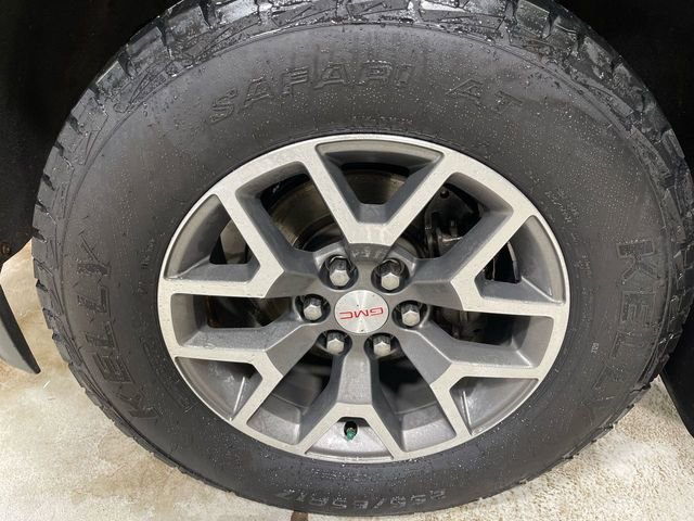 Used 2016 GMC Canyon SLE w/ All Terrain Package image 10