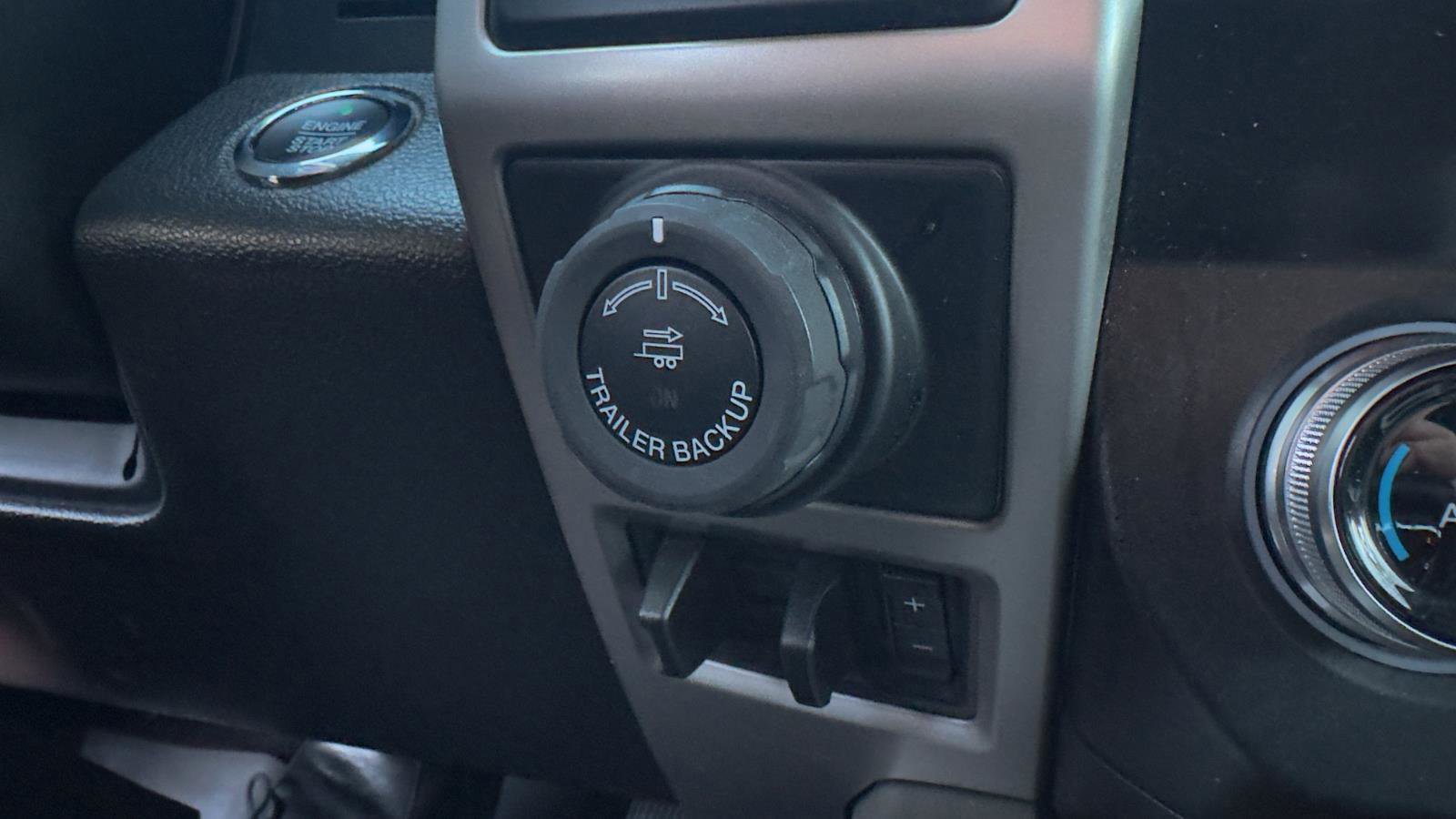 Used 2020 Ford F150 Lariat w/ Equipment Group 502A Luxury image 28