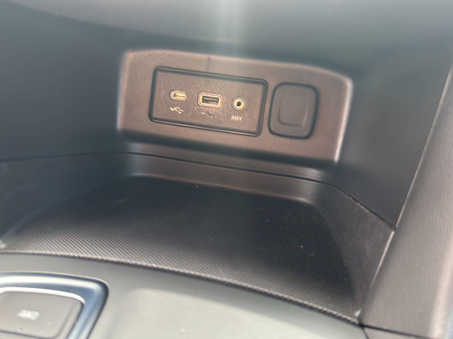 Used 2023 Chevrolet Equinox LT AWD/4WD image 25