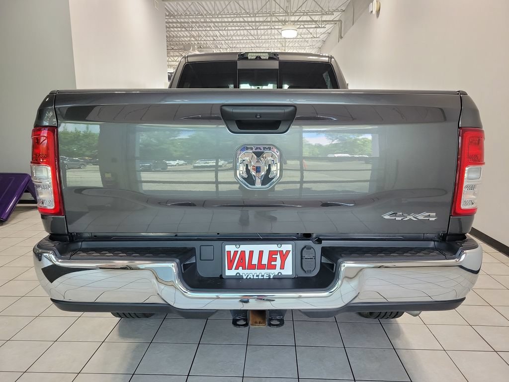 Used 2024 RAM 2500 Tradesman w/ Chrome Appearance Group AWD/4WD image 9
