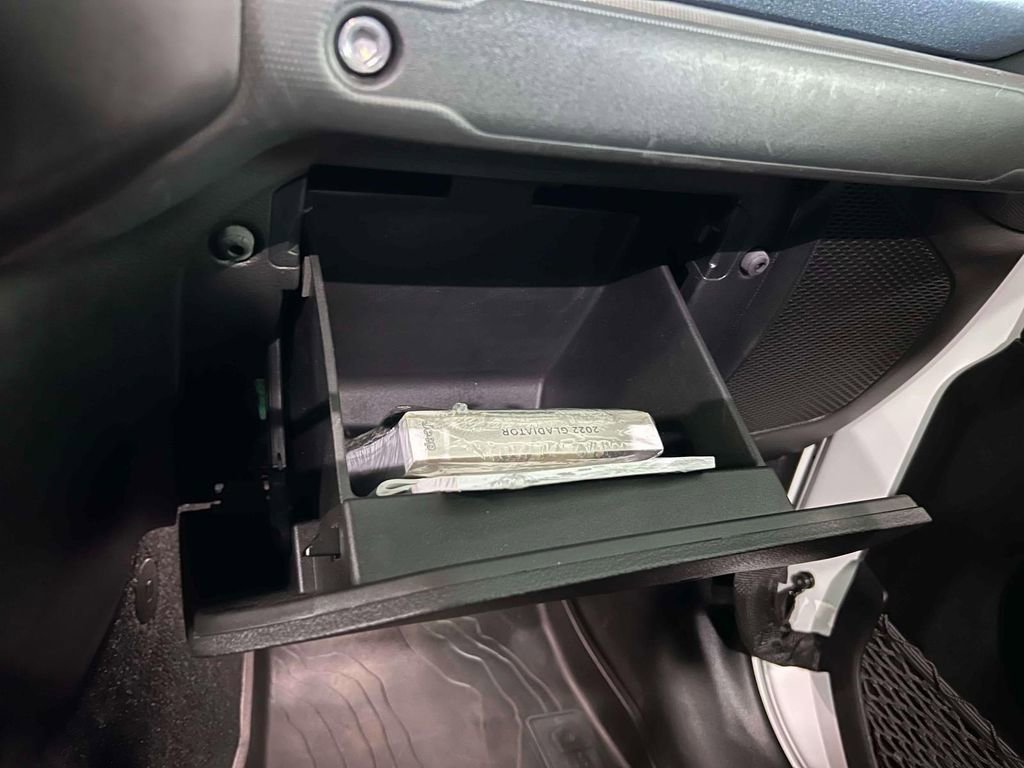 Used 2022 Jeep Gladiator Mojave w/ Cold Weather Group image 34