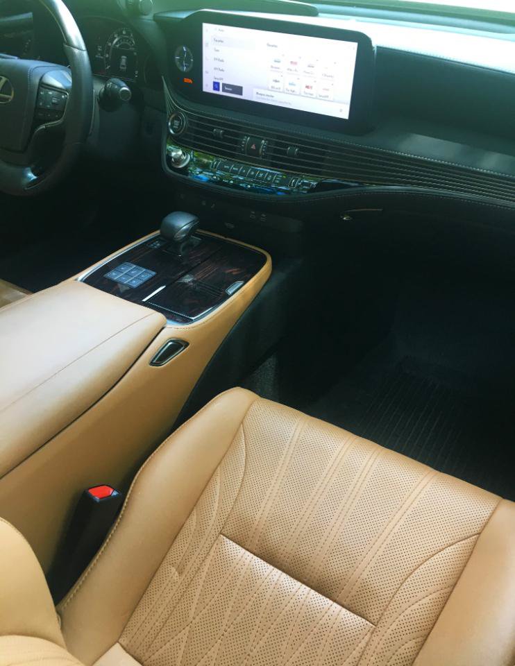 Used 2023 Lexus LS 500 w/ Interior Upgrade Package RWD image 24