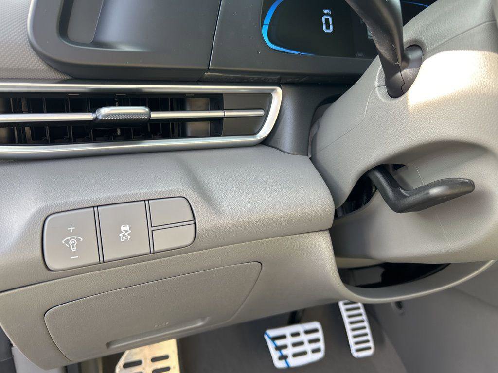 New 2026 Hyundai Elantra SEL Sport Premium image 18
