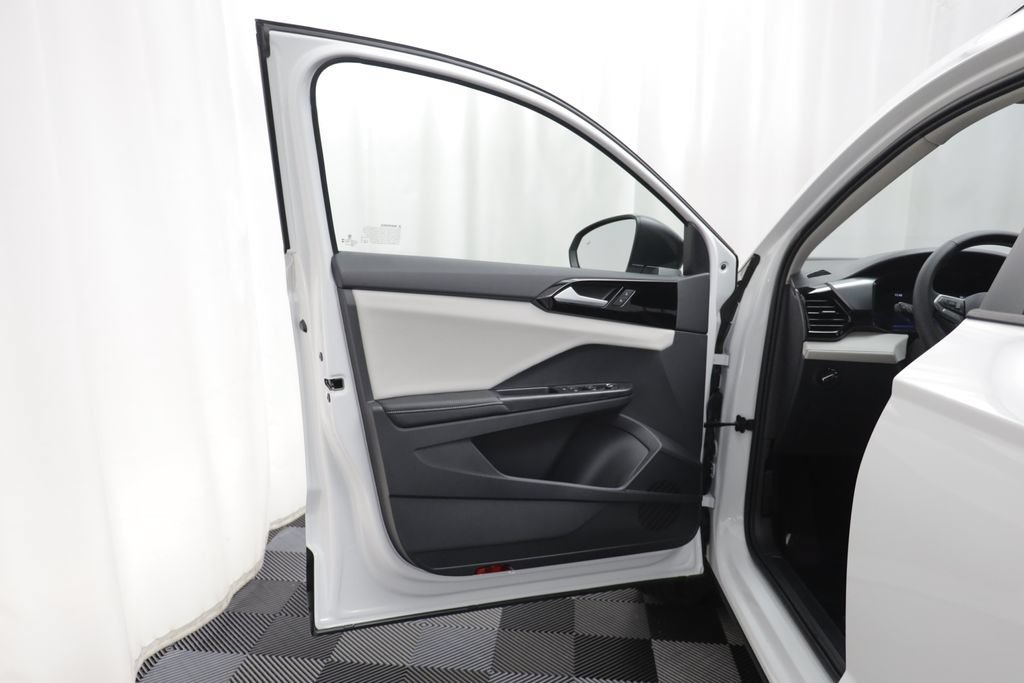 New 2026 Volkswagen Taos S AWD/4WD image 5