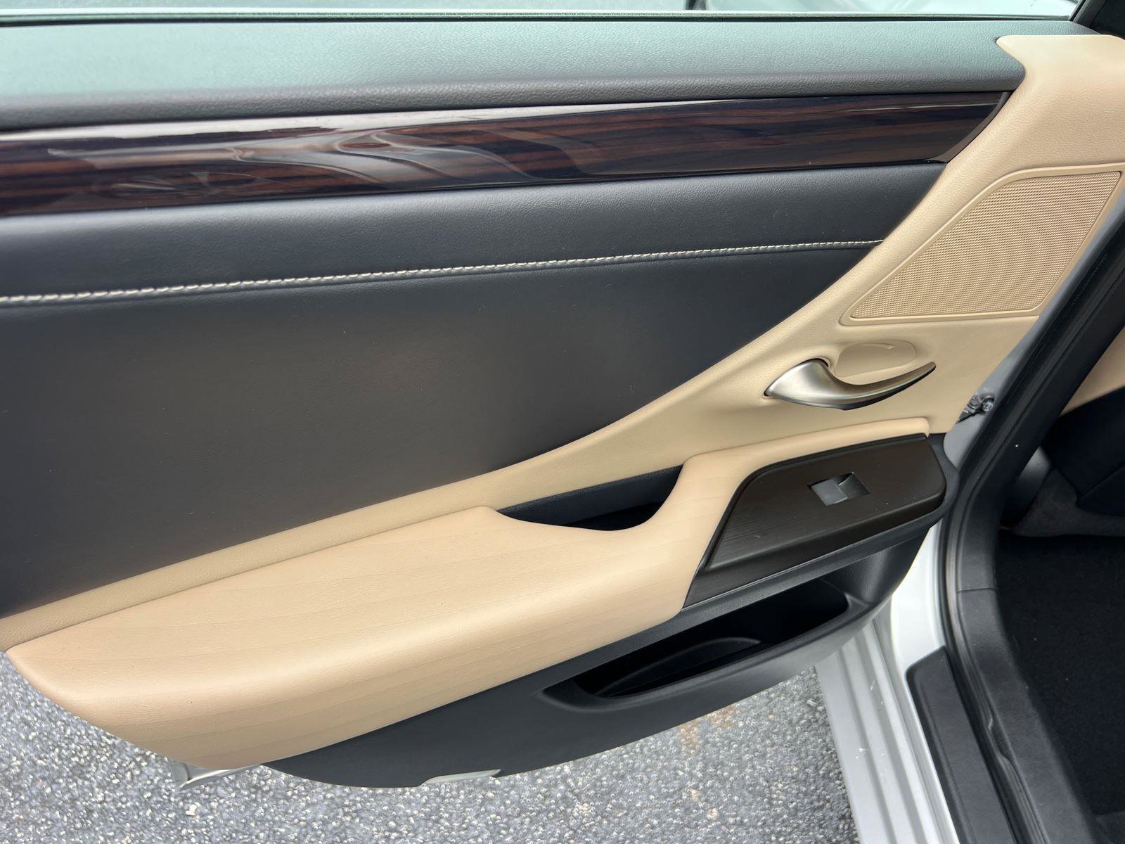 Used 2019 Lexus ES 350 w/ Accessory Package 2 FWD image 22