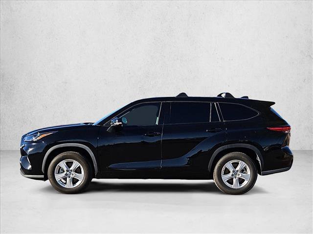 Used 2022 Toyota Highlander L FWD image 8