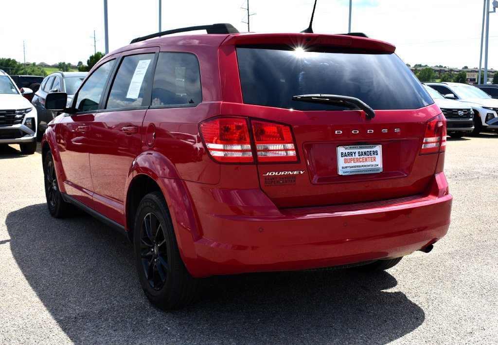 Used 2020 Dodge Journey SE w/ SE Popular Equipment Group FWD image 4