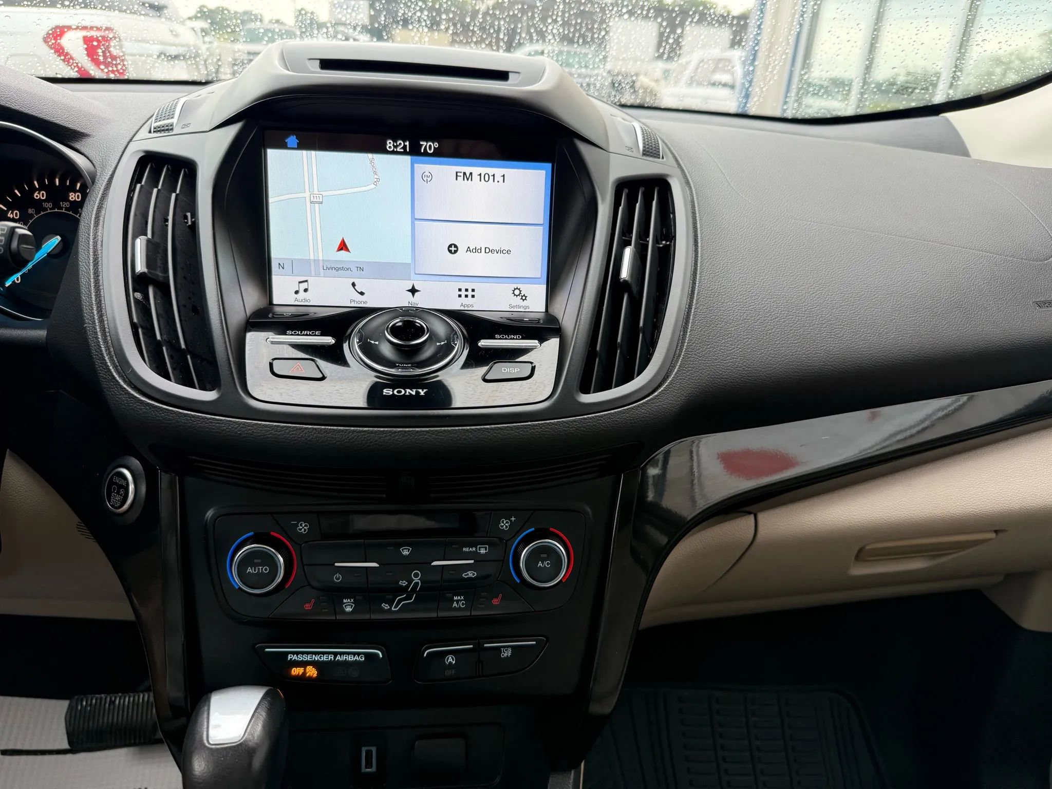 Used 2017 Ford Escape Titanium image 13