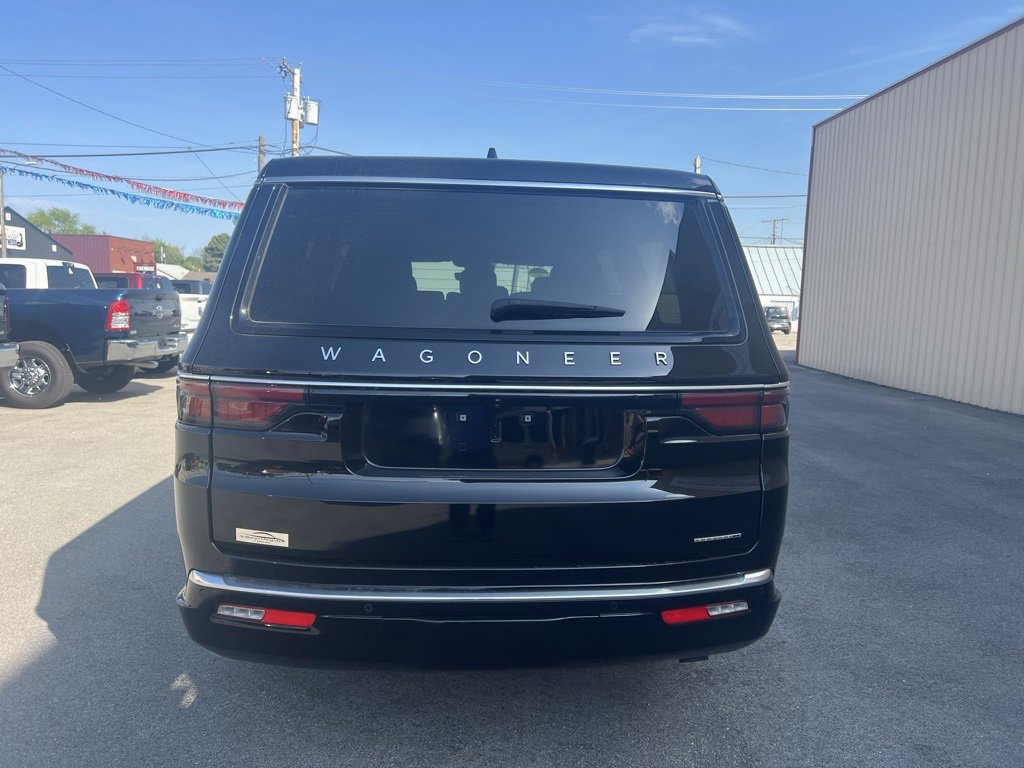 New 2024 Jeep Wagoneer L Series II w/ HD Trailer Tow Package image 9