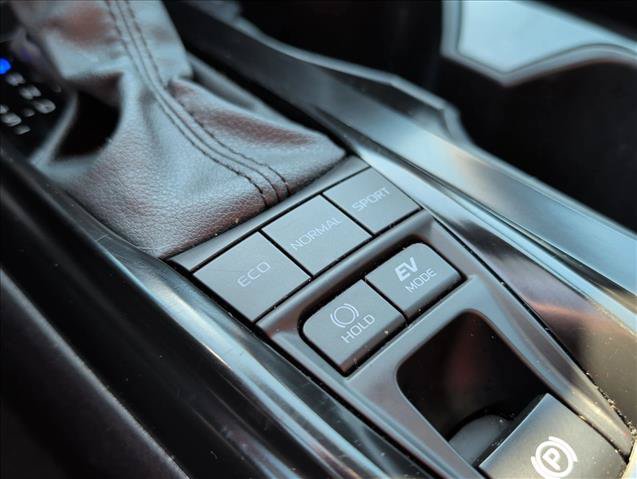 Used 2025 Toyota Camry SE FWD image 16