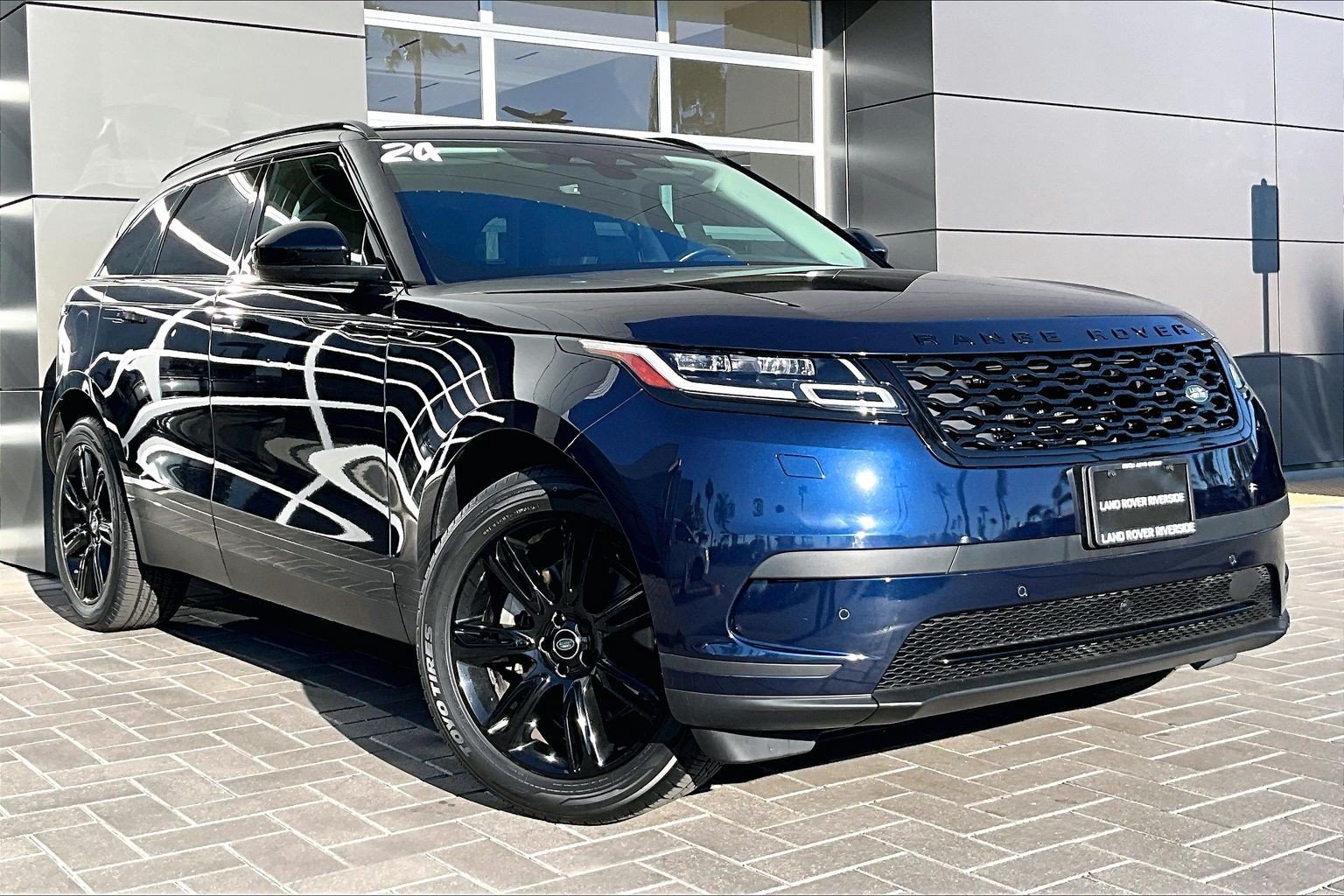 Used 2022 Land Rover Range Rover Velar S AWD/4WD image 3