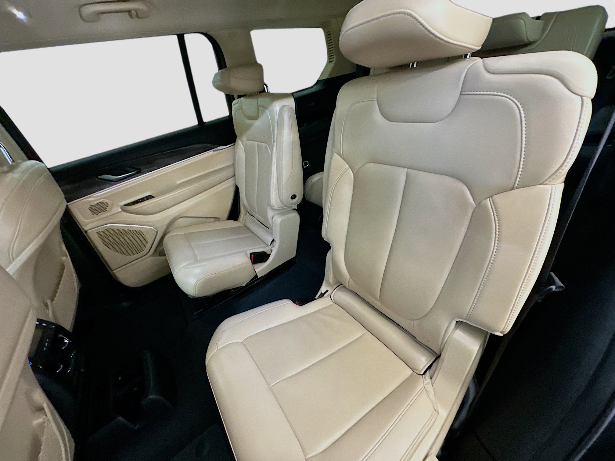 Used 2022 Jeep Grand Cherokee L Limited image 29