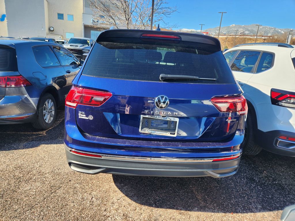 Used 2024 Volkswagen Tiguan SE w/ MDO Package, Two-Row image 5
