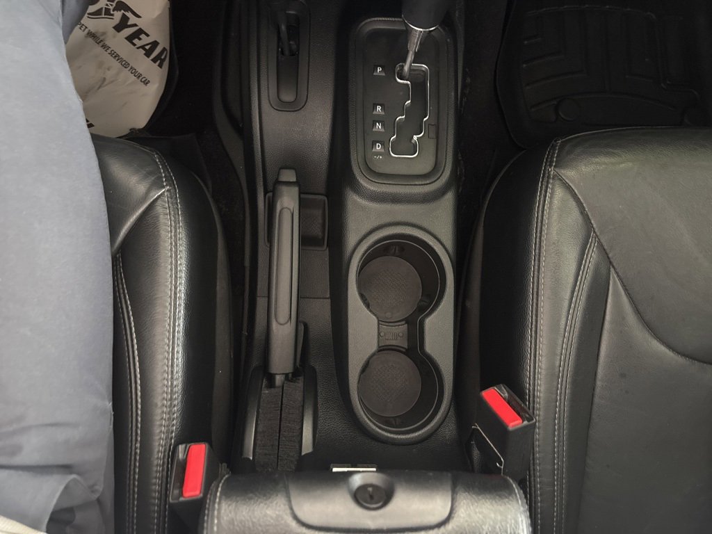 Used 2018 Jeep Wrangler Unlimited Sahara image 17