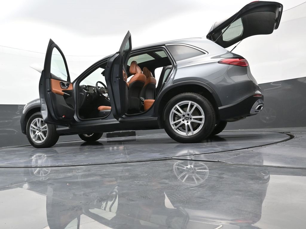 Used 2023 Mercedes-Benz GLC 300 4MATIC image 41