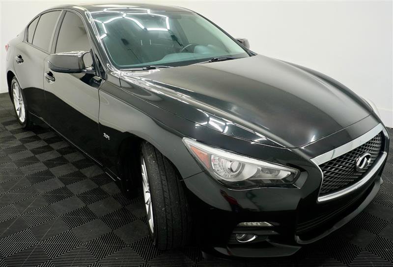 Used 2017 INFINITI Q50 Signature Edition w/ All Weather Package (L93) image 10