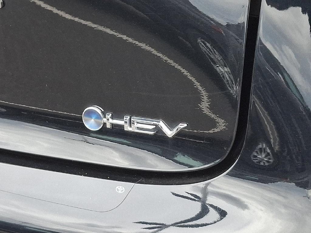Certified 2024 Toyota Prius XLE FWD image 33