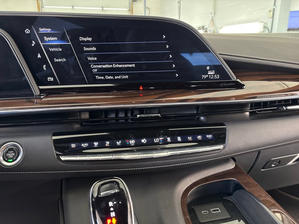 Used 2022 Cadillac Escalade Sport Platinum w/ LPO, ONYX Package AWD/4WD image 22