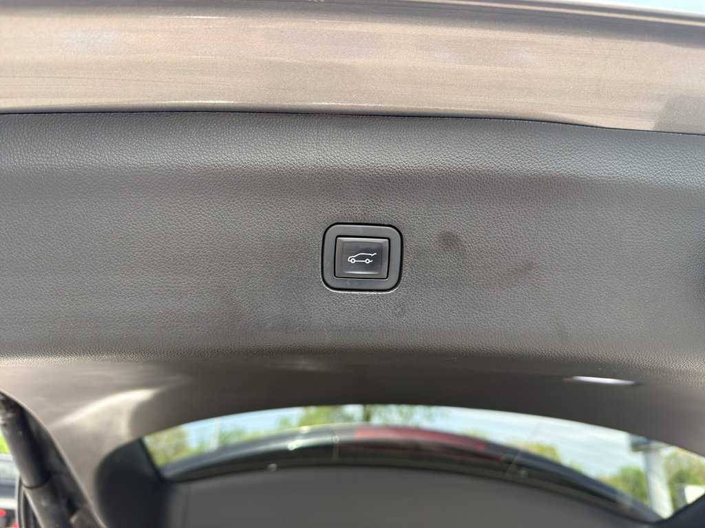 Used 2019 Buick Enclave Essence AWD/4WD image 24