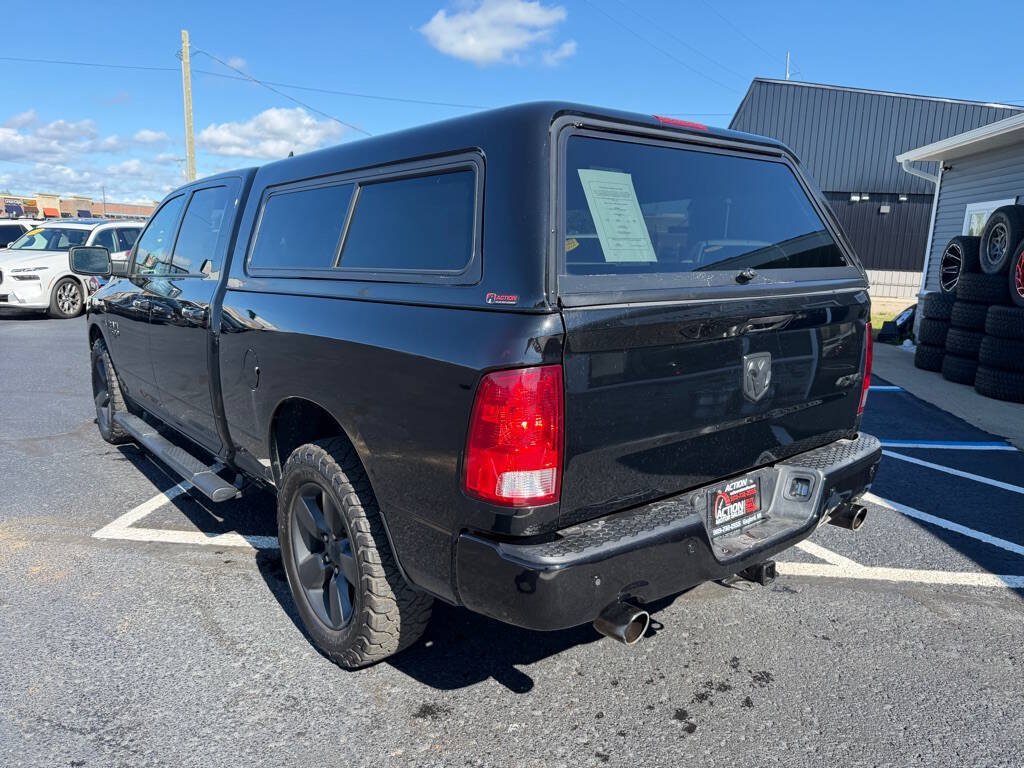 Used 2022 RAM 1500 Classic SLT w/ Electronics Convenience Group AWD/4WD image 3