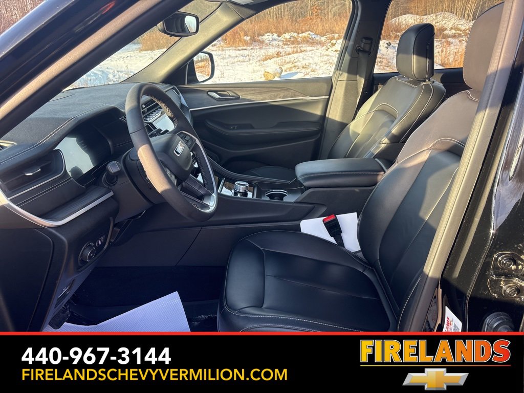 Used 2024 Jeep Grand Cherokee L Limited w/ Black Appearance Package image 2