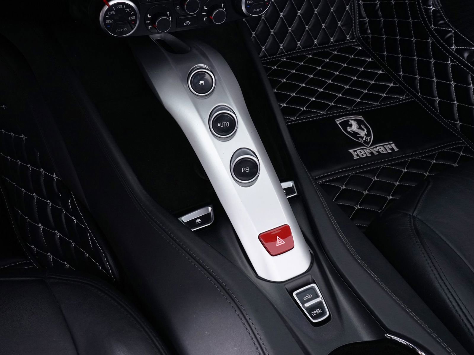 Used 2016 Ferrari California T image 32