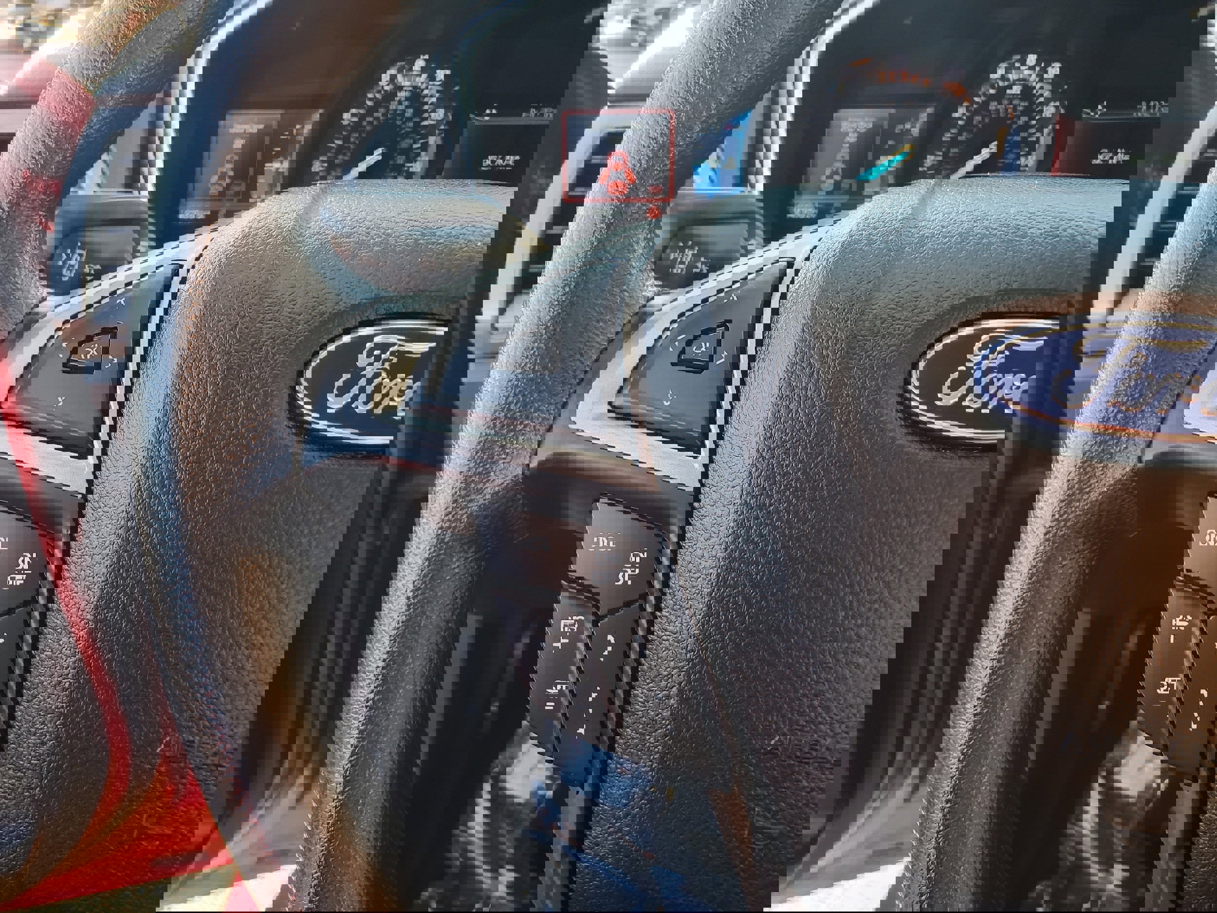 Used 2020 Ford Fusion SE image 13