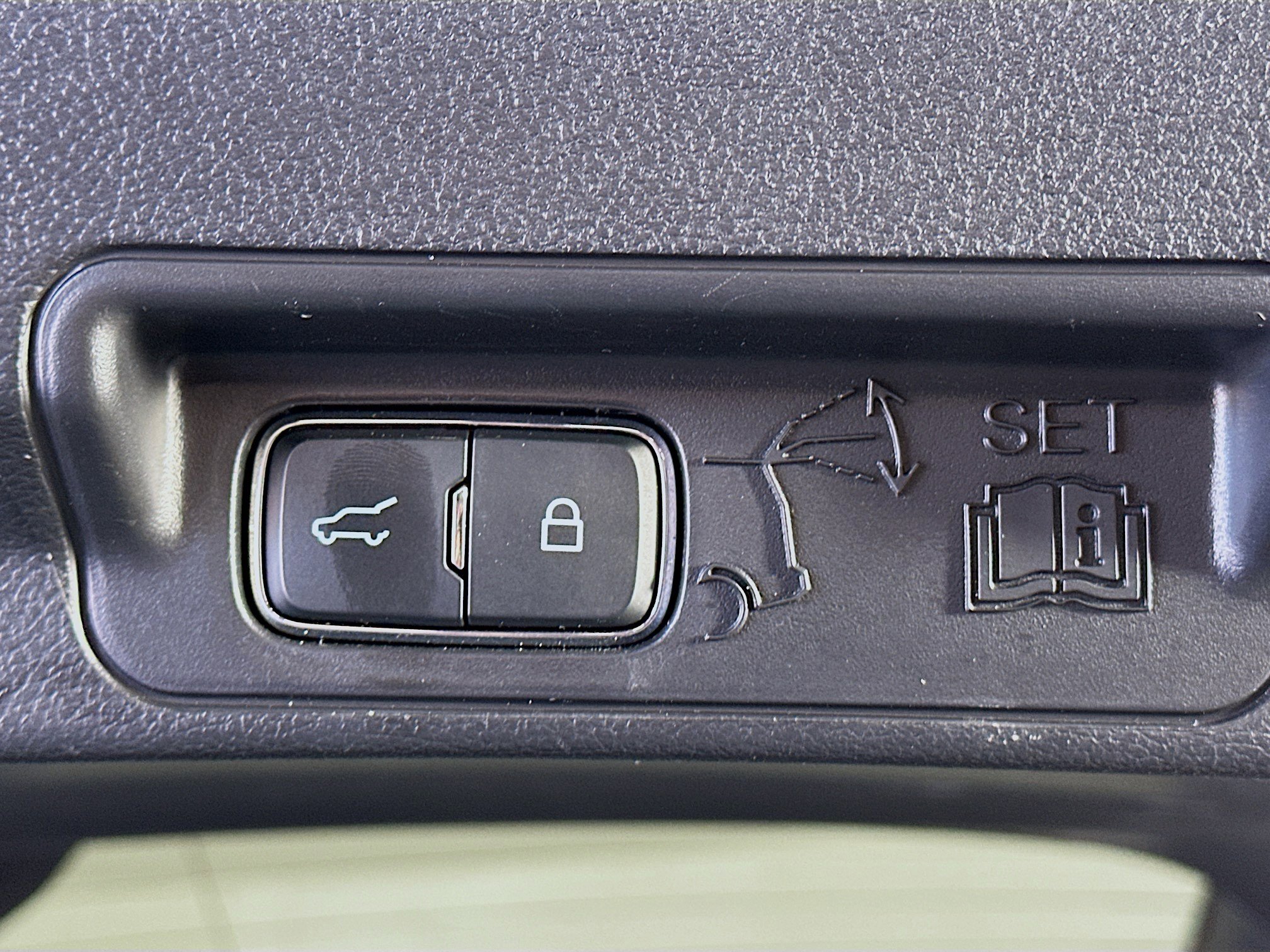 Used 2025 Ford Explorer Platinum w/ LUX Leather Package image 31