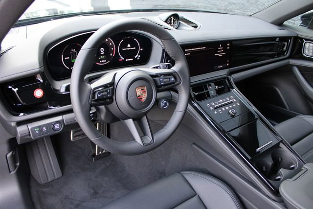 Certified 2026 Porsche Panamera 4S AWD/4WD image 4