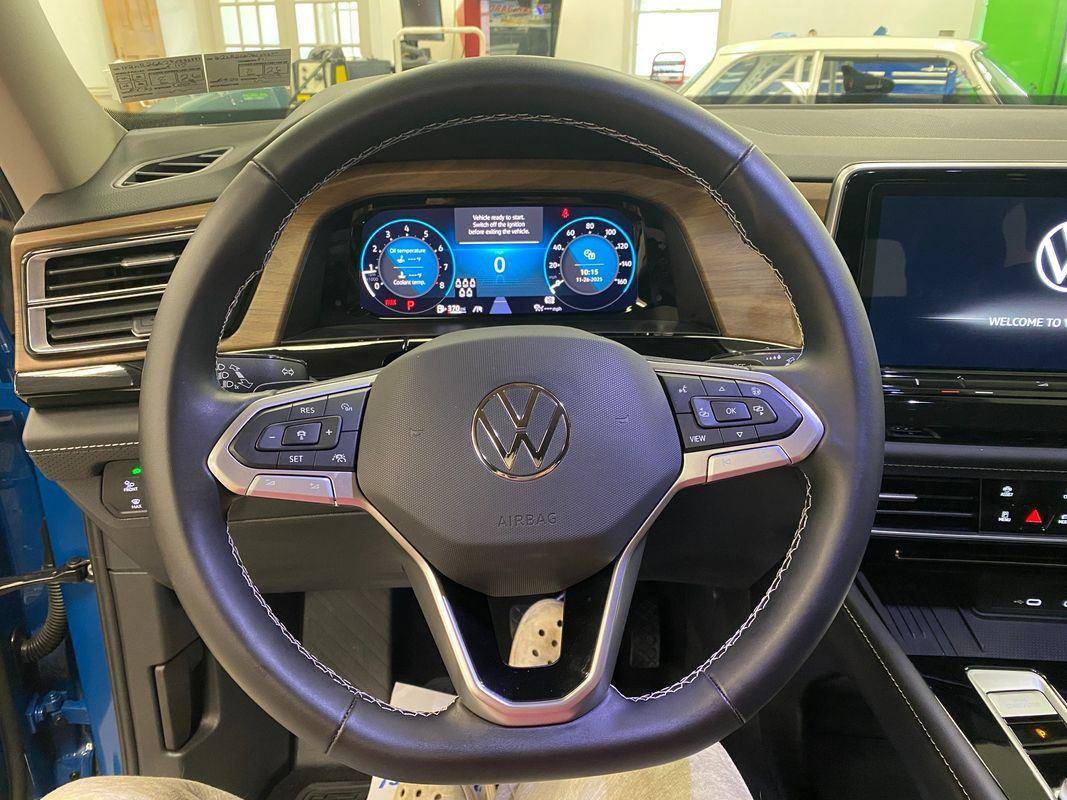 Used 2025 Volkswagen Atlas SE image 5