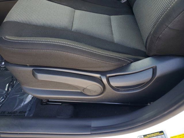 Used 2017 Hyundai Elantra GT image 11