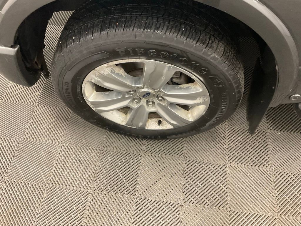 Used 2016 Ford F150 Platinum w/ Equipment Group 701A Luxury image 12