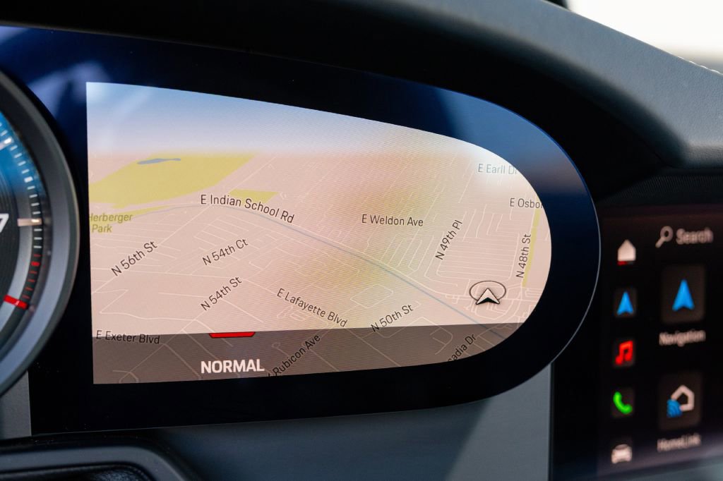 Used 2024 Porsche 911 Carrera 4S w/ Sport Package image 33