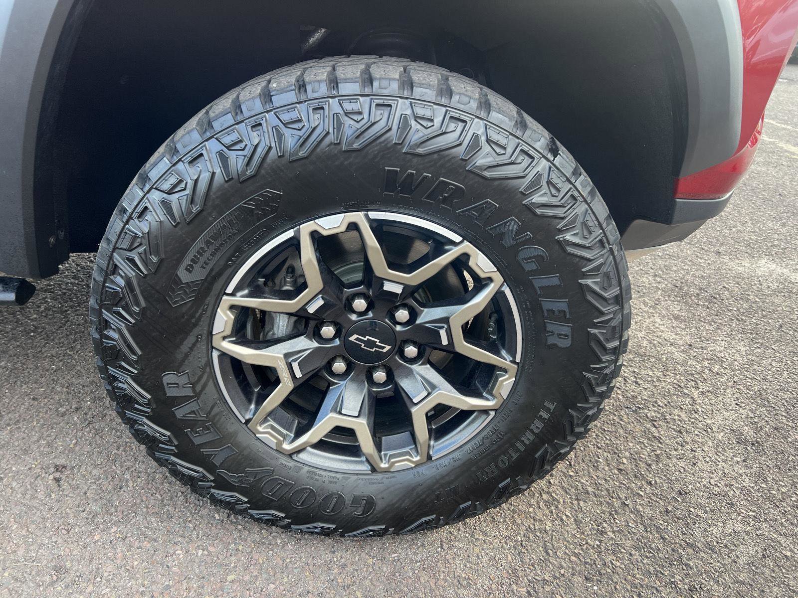 Used 2023 Chevrolet Colorado ZR2 w/ ZR2 Convenience Package III AWD/4WD image 10