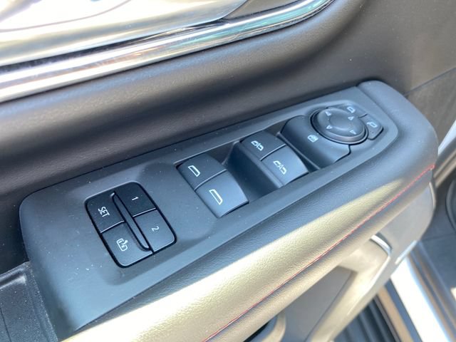 Used 2023 Chevrolet Suburban RST AWD/4WD image 17