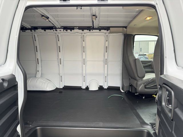 New 2026 Chevrolet Express 2500 w/ Driver Convenience Package RWD image 21