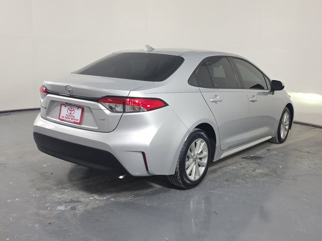 Used 2023 Toyota Corolla LE w/ LE Convenience Package FWD image 6
