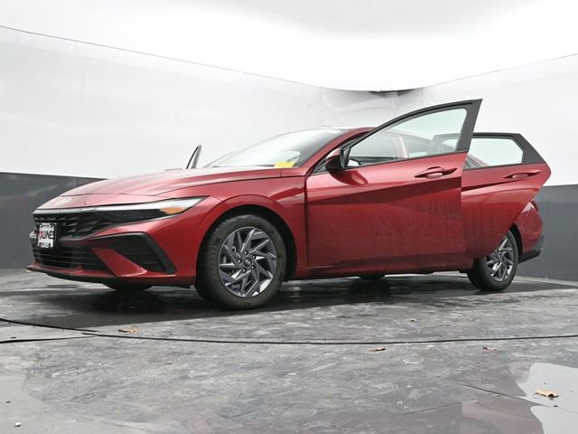 Used 2024 Hyundai Elantra SEL image 68