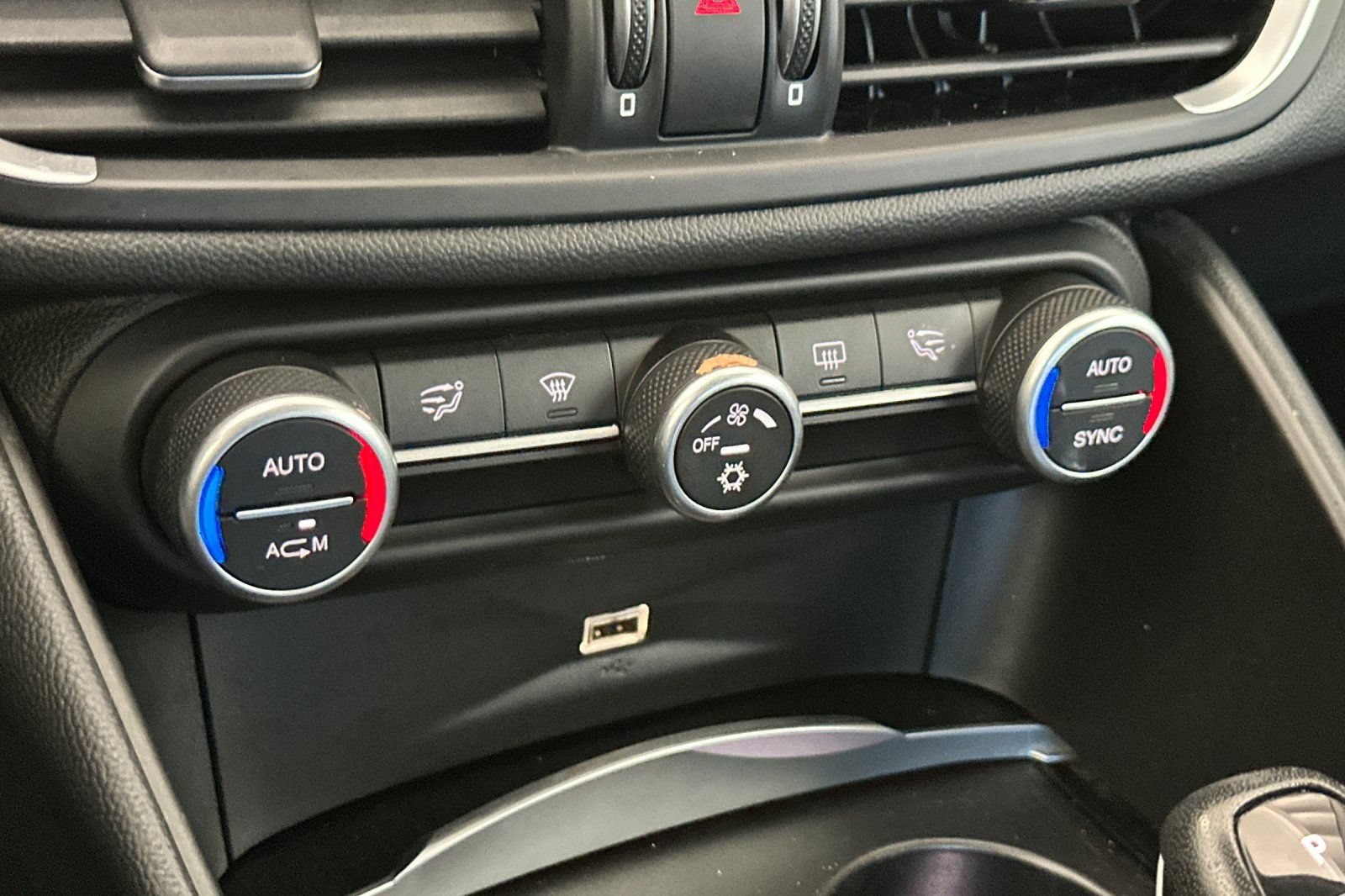 Used 2017 Alfa Romeo Giulia RWD image 23