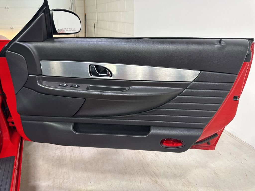 Used 2002 Ford Thunderbird image 37